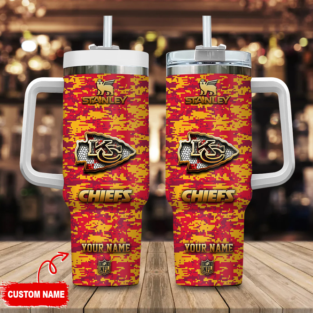 Kansas City Chiefs NFL Camouflage Golden Logo Stanley Tumbler With Handle Personalized Name St4838